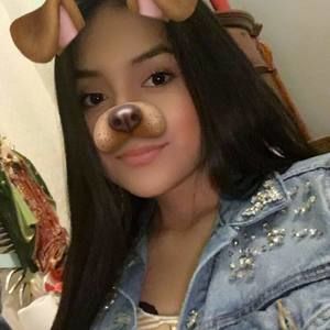 Meet your Posher, Esmeralda